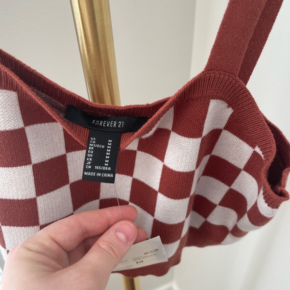 NWT Forever 21 Cropped Brown and White Checker Sweater Top Size Medium - Picture 3 of 4